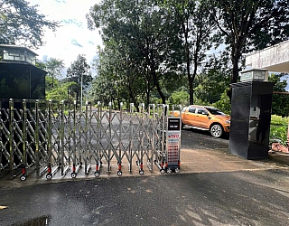 CỔNG XẾP INOX TỰ ĐỘNG HOÀN HẢO NHẤT PHÁT