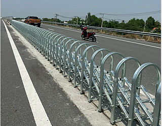 CỔNG XẾP INOX TỰ ĐỘNG TIỆN NGHI