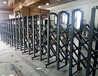 CỔNG XẾP SẮT SƠN TĨNH ĐIỆN 04