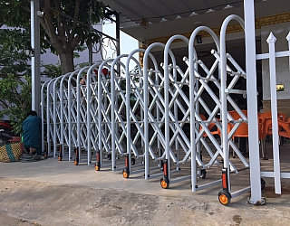 CỔNG XẾP SẮT SƠN TĨNH ĐIỆN 03